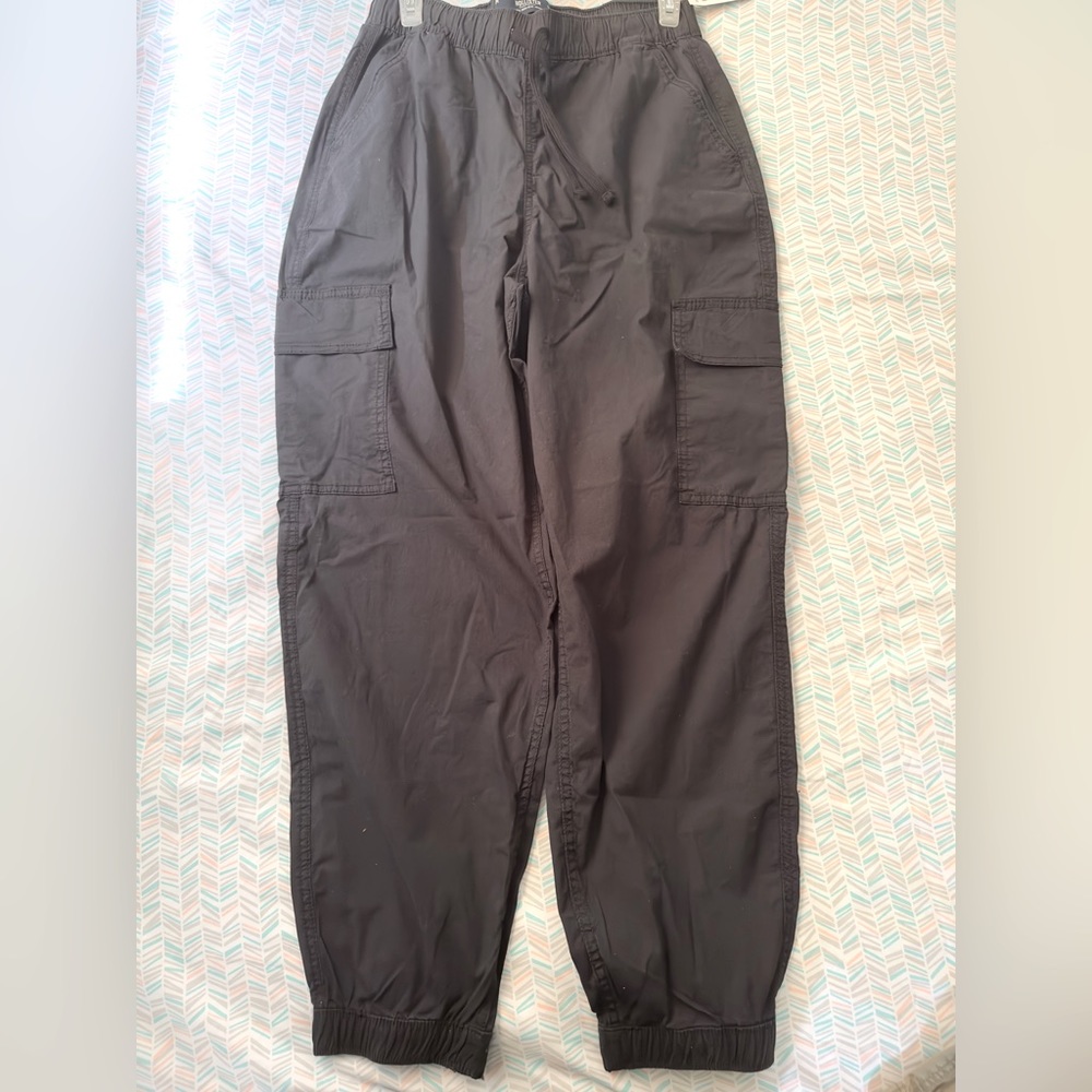 Hollister Ultra High-Rise Baggy Twill Cargo Joggers